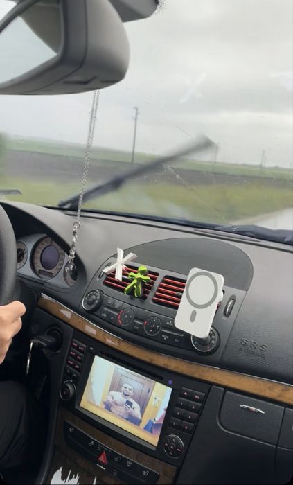 Мултимедия за Mercedes W211