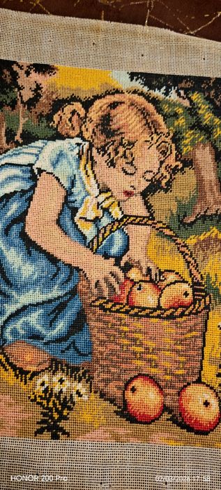 Goblen "Fetița cu coș de mere" 14,5/20 cm