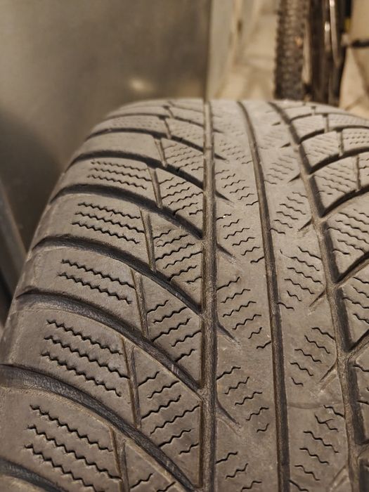 Зимни гуми Bridgestone 215 55 17