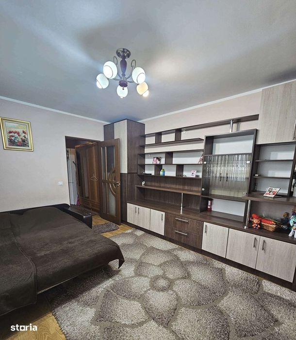 2 camere, str. Bogdan Dragoș ( zona Poliției ), mobilat, utilat