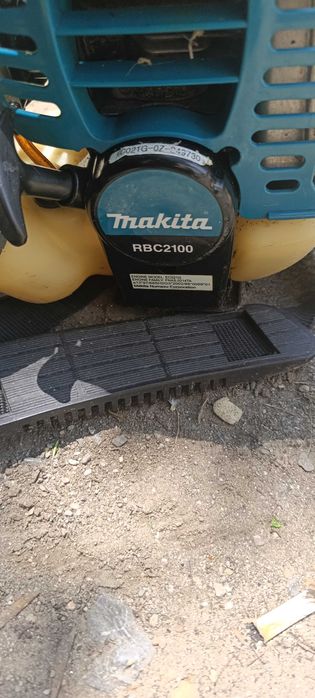 Бензинов тример макита