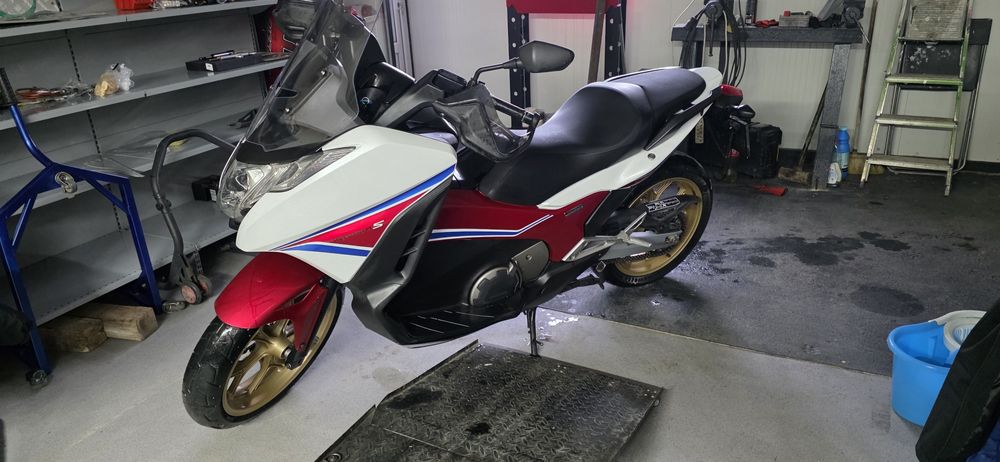 Honda Nc 750 D usor avariata  integra 750 automat functionala