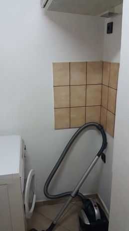 Дава се под наем Тристаен апартамент в Бургас, Център - 70 кв.м за 102 € - Снимка #2