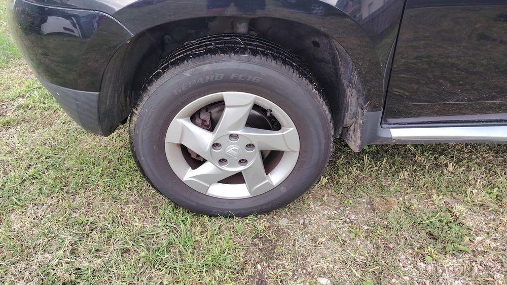 Jante aliaj Dacia Duster cu anvelope noi 215 65 16 dot 2023
