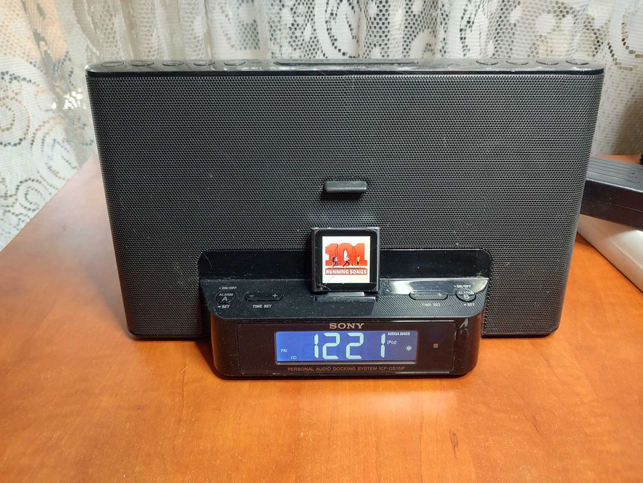 Radioceas cu alarmă Sony ICF-DS15iP conector dock iPhone iPod