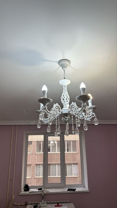 Люстры продам Недорого