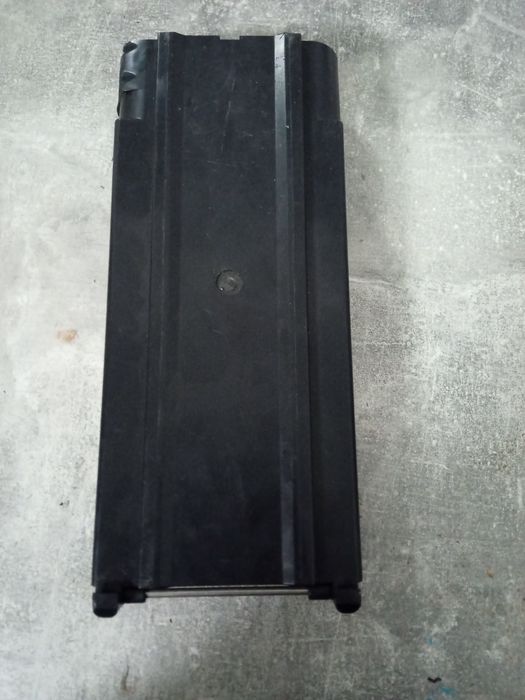 !!! URGENT!!! Vand Baterie Tranz x bicicleta electrica de 24 v 11 ah, noua Li-ion incarcator cu 4 pini. Pentru mai multe detalii ma puteti contacta
