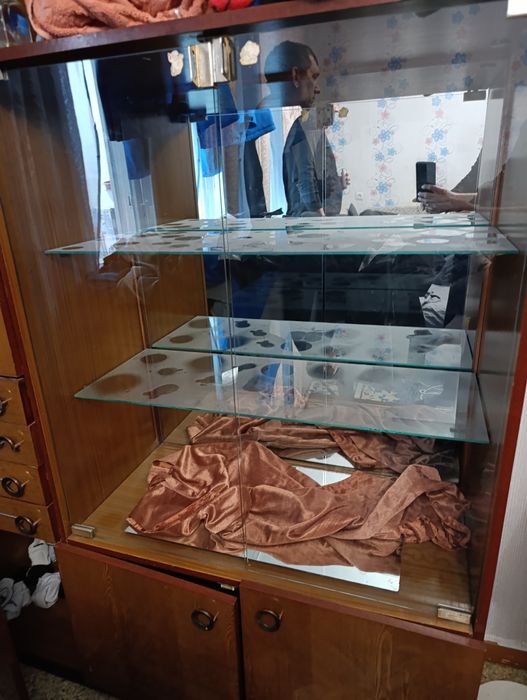 Шкаф сервант.                   .