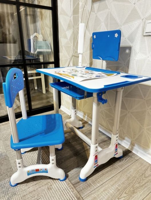 Детский стол со стульчиком