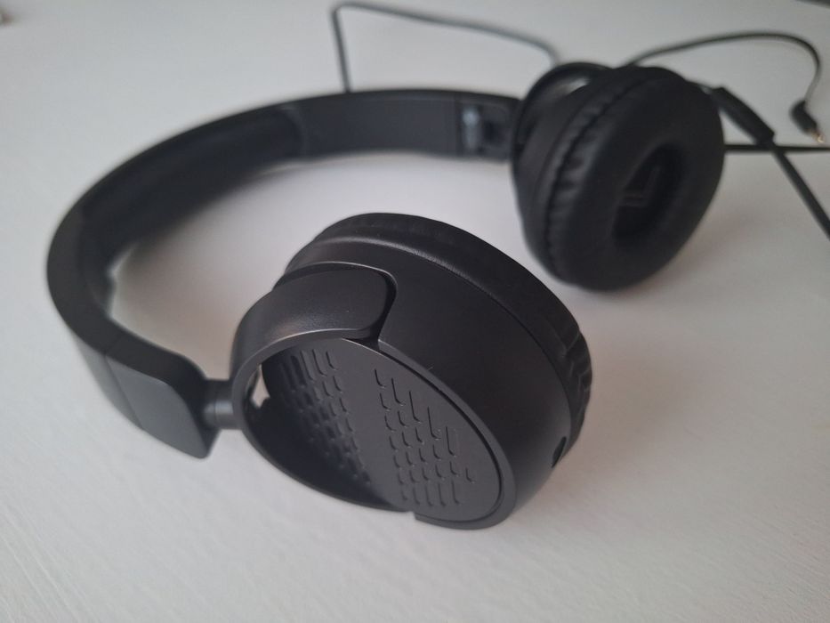 Нови слушалки жични