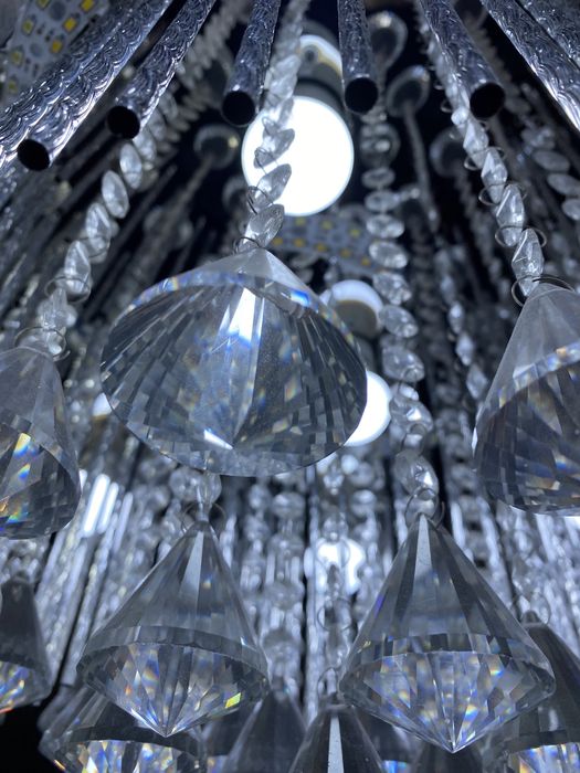 Люстра в отличном состоянии