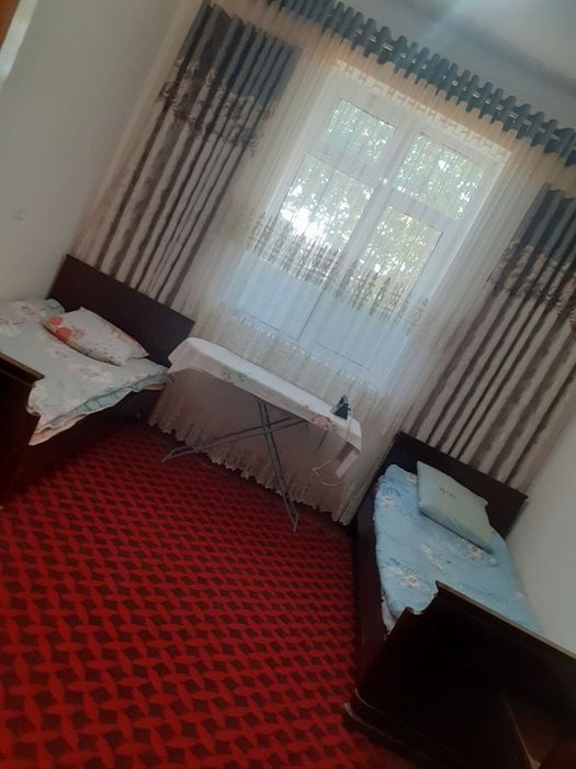 Nurota shahar Oq yo'lda namunali uy sotiladi