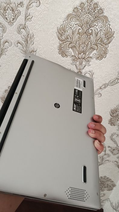 Noutbuk acer yangi