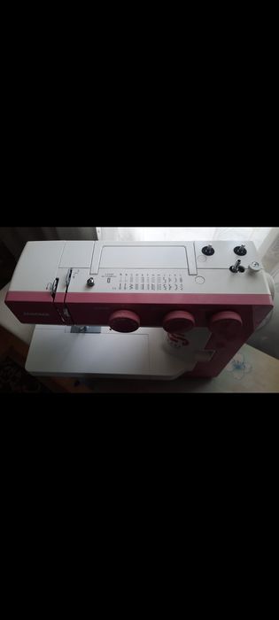 Продам швейную машину Janome