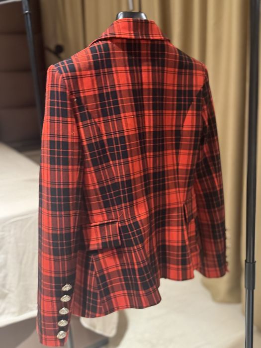 Стилно дамско сако