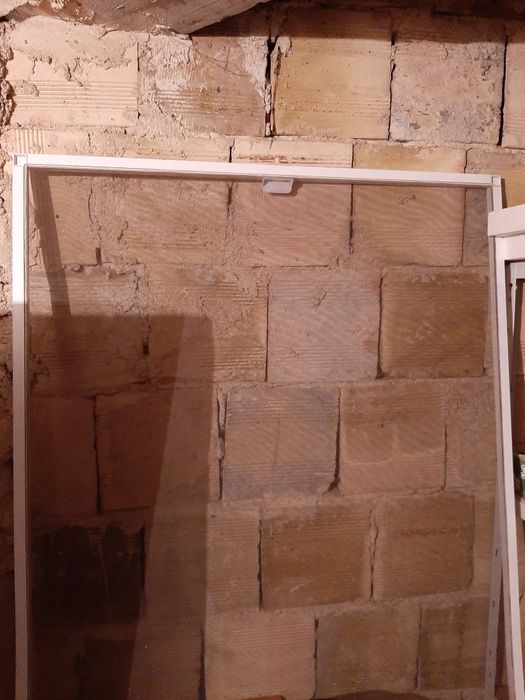 Продавам комарник