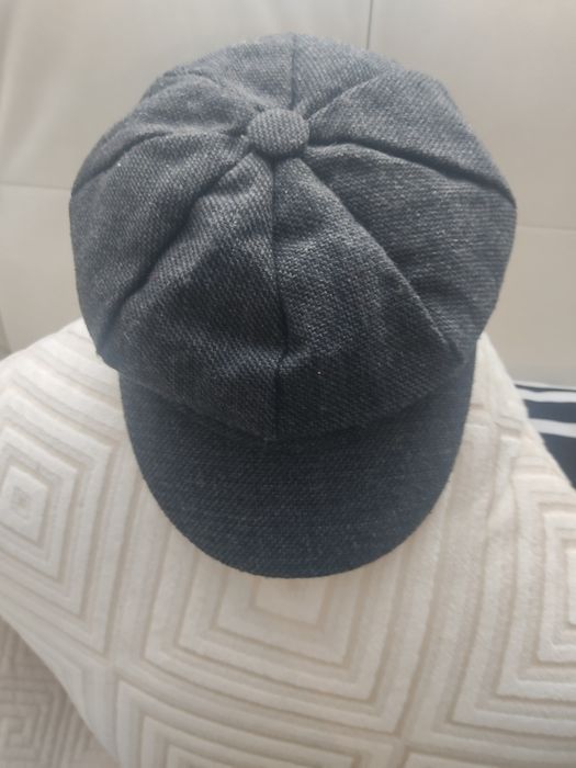 Отдам зимние шапки, шарфы