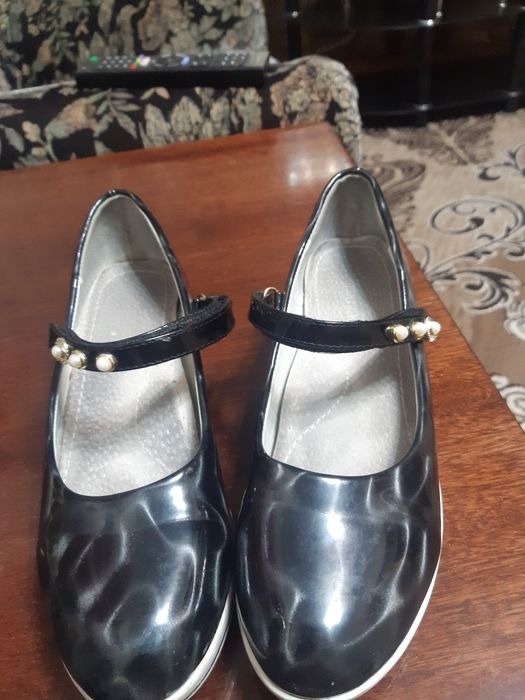 Туфли на девочку в школу р.35