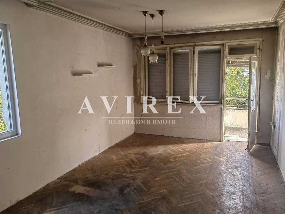 Продава се Тристаен апартамент в Пловдив, Централна гара - 100 кв.м за 1353 €/кв.м - Снимка #2