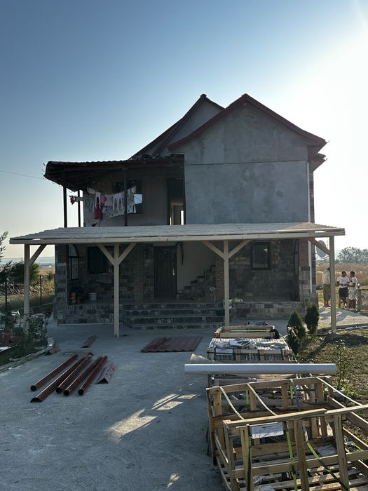 Reparatii acoperisuri montaj tigla metalica tabla dulgherie jgheaburi