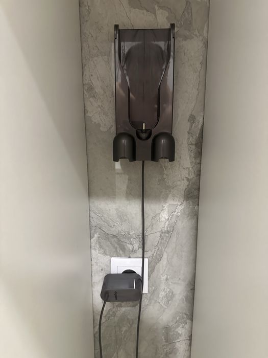 Продам пылесос Dyson v11  absolute extra pro