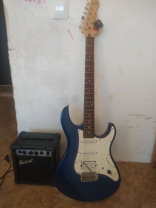 Продается гитара и комбик