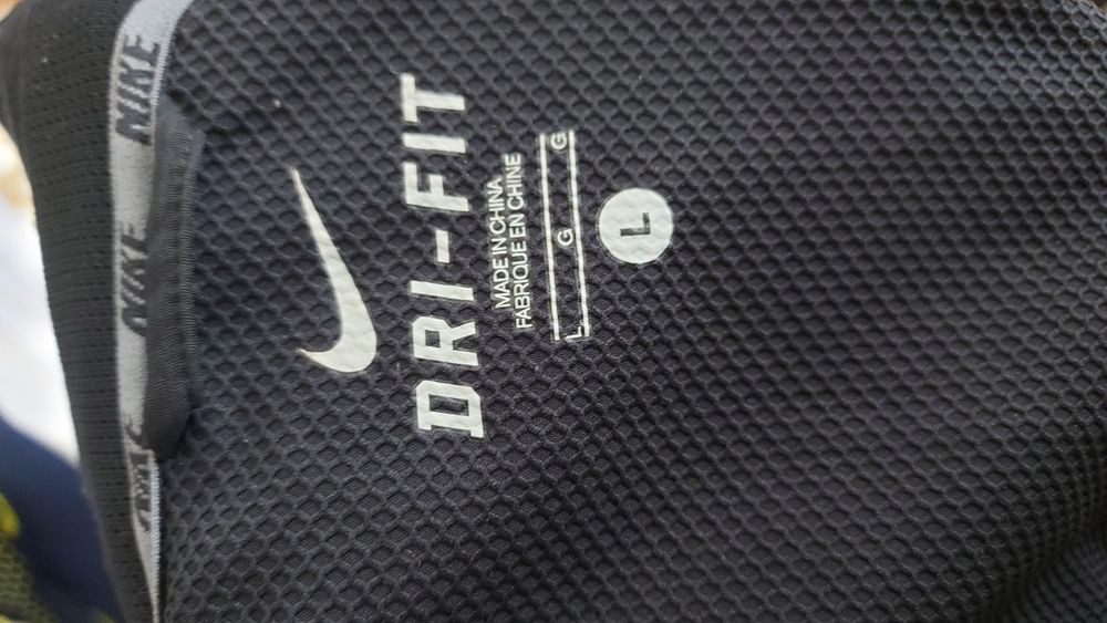 Bluză  de alergare Nike originală!