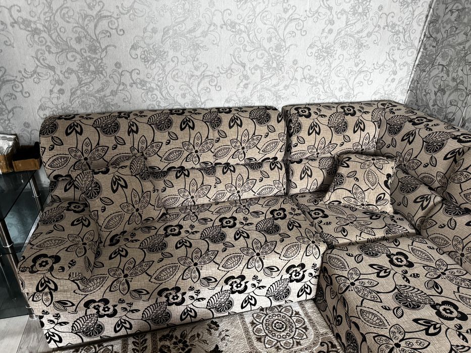 Продам диван в хорошем состоянии