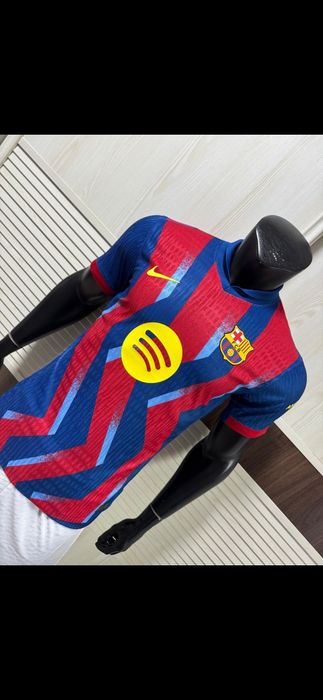 Tricou Barcelona 2026