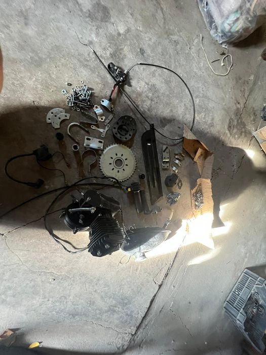 Vând bicicleta cu motor 80cc