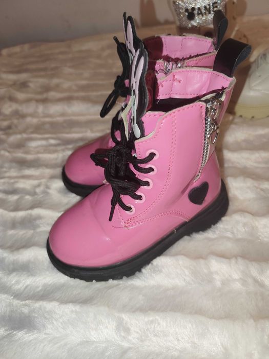 Продават се зимни боти за зимата 27номер и 29номер запазени като нови