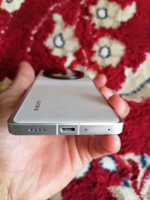 Xiaomi Mi 13 ultra sotiladi.