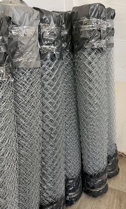 Плетена поцинкована оградна мрежа всякакви видове