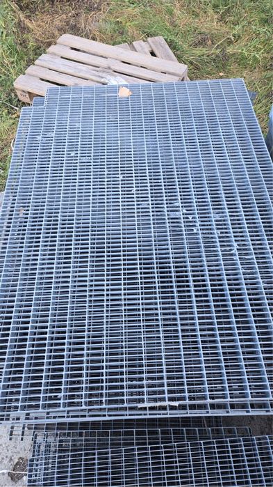 Gratare metalice zincate