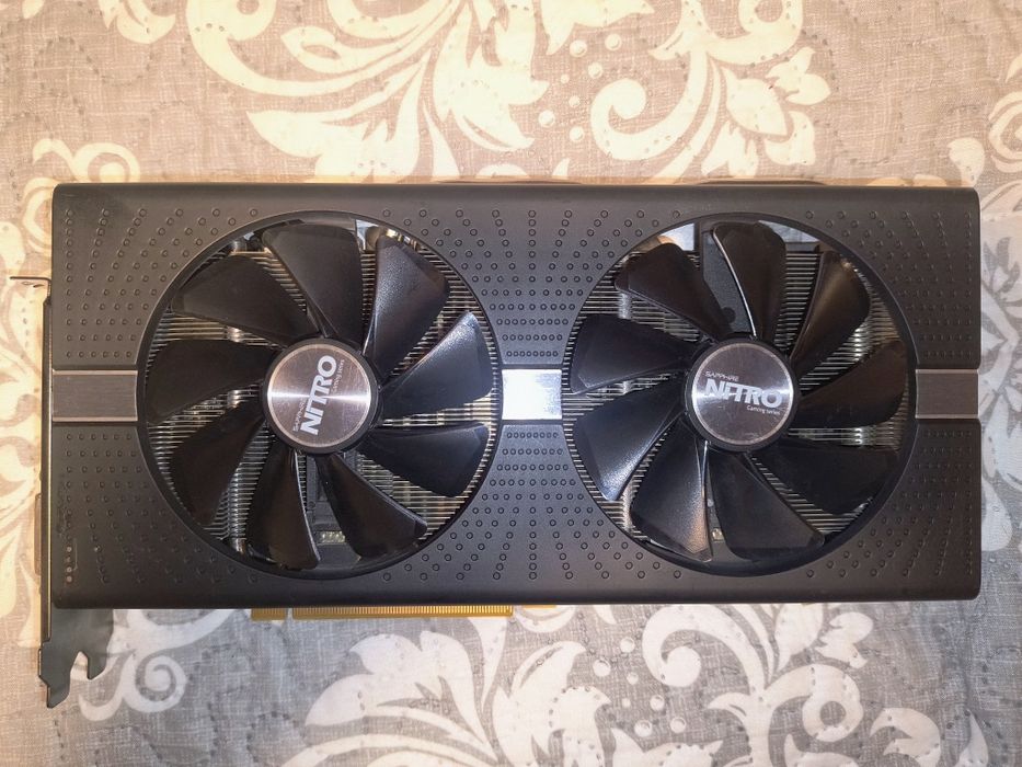 Vând placa video Saphire Nitro RX580 4GB RAM