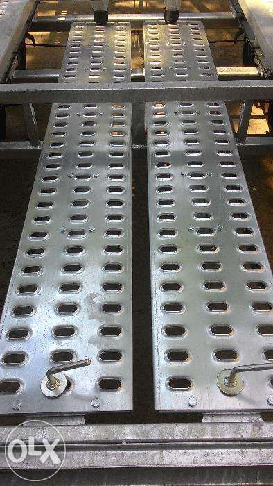 OFERTA!!! Rampe (cale) de incarcare auto pe platforma NOI !!!