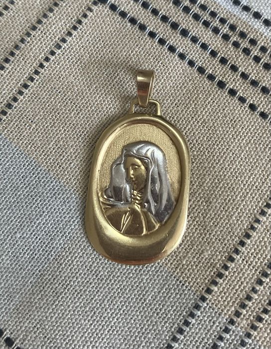 Златна висуска Богородица 14к.,3,23гр.