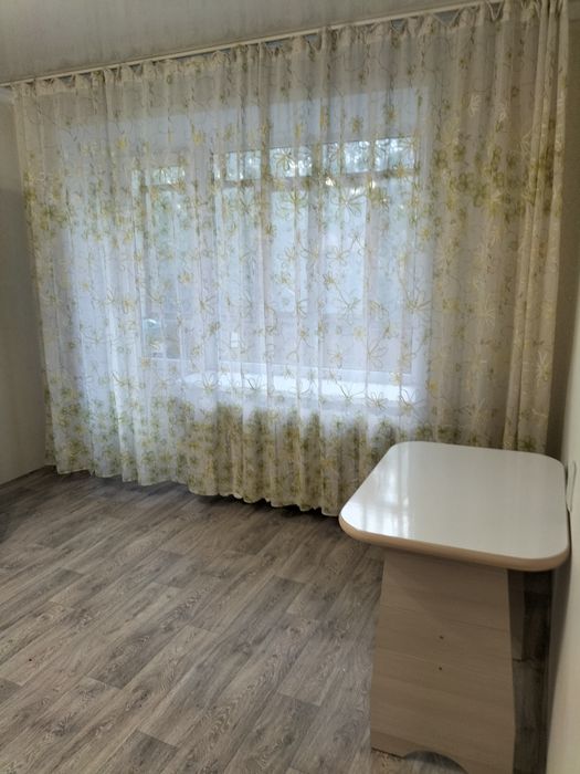 Продам кухонный стол