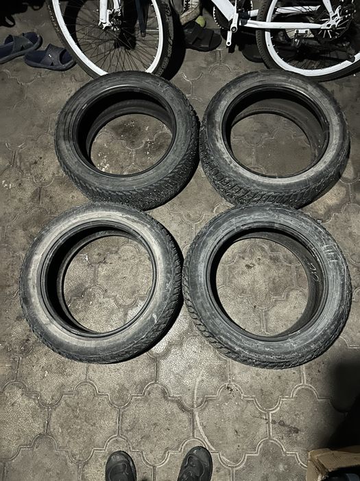 Продам  комплект шин и дисков