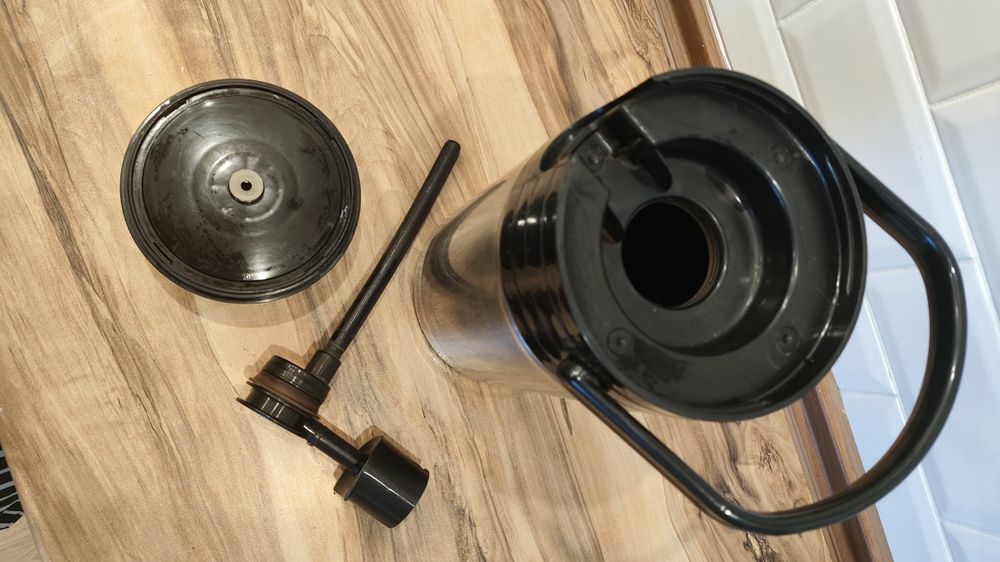 Термос 3 л. с помпой