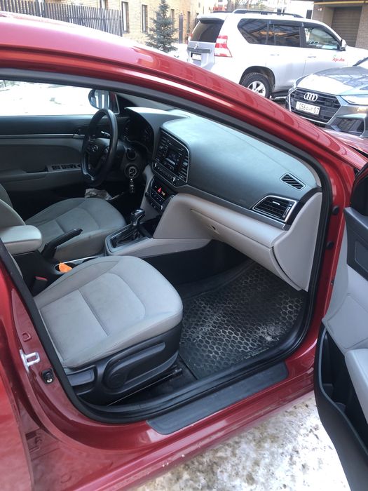 Hyundai elantra 2017