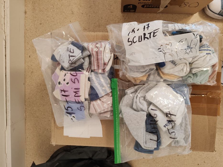 Vând lot haine 68 băieți+sosete