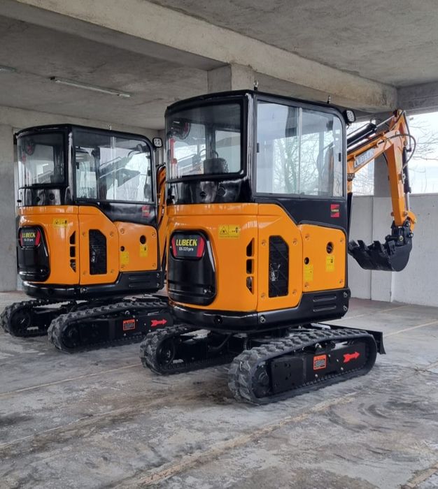 Miniexcavator Lubeck W250. 2.5 tone~Nou~