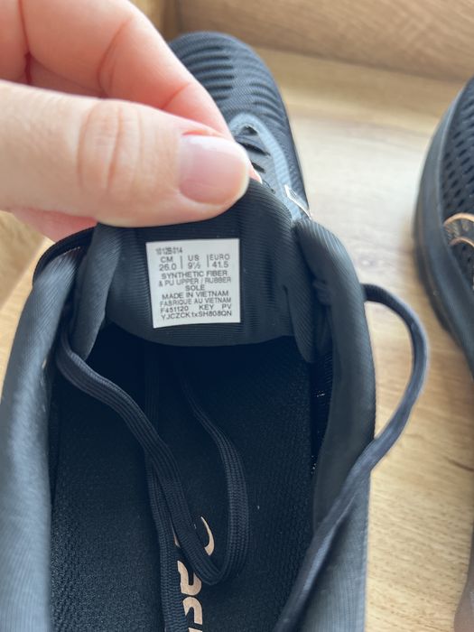 Маратонки Asics Чисто Нови