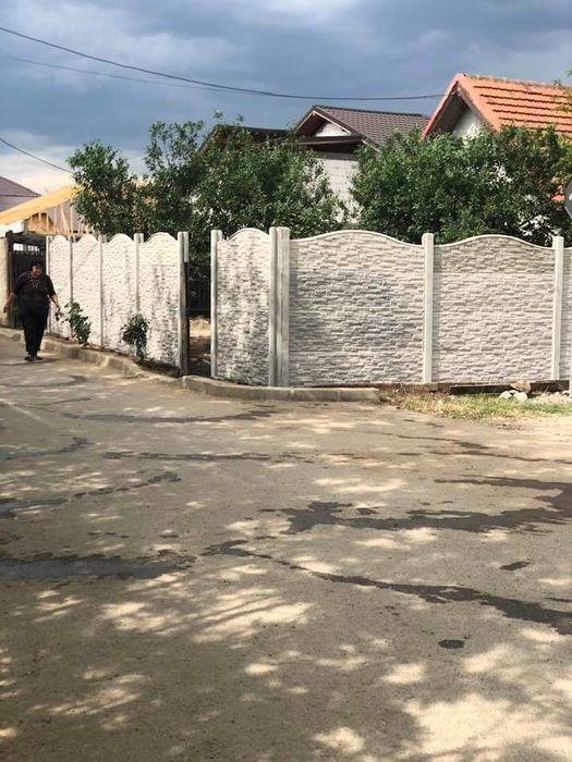 Garduri din placi beton