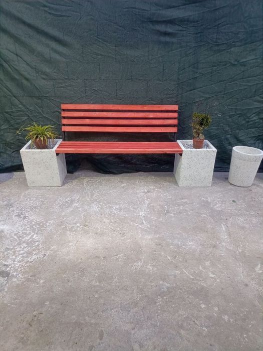 Скамейка сотилади