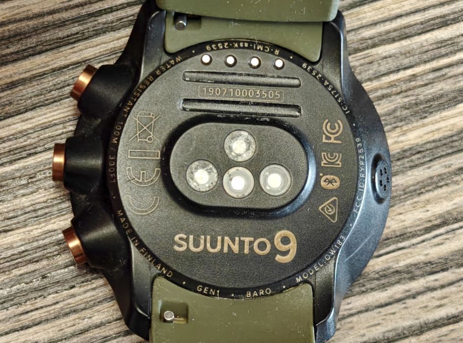 Спортен часовник Suunto 9
