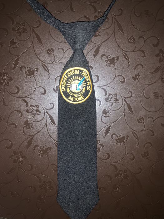 Школьная форма, галстук