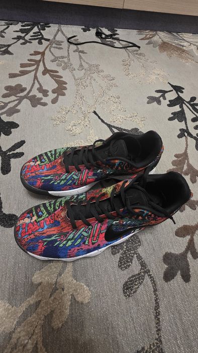 Продам кроссовки  Nike