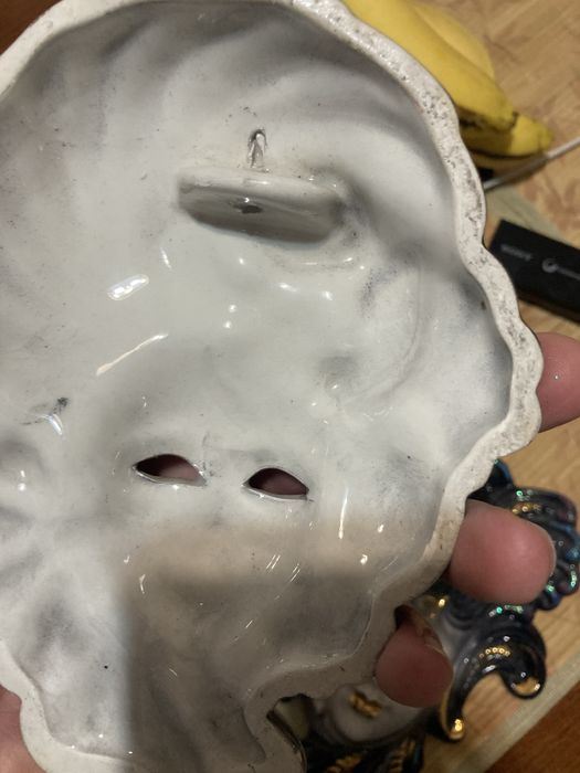 2 броя венециански маски